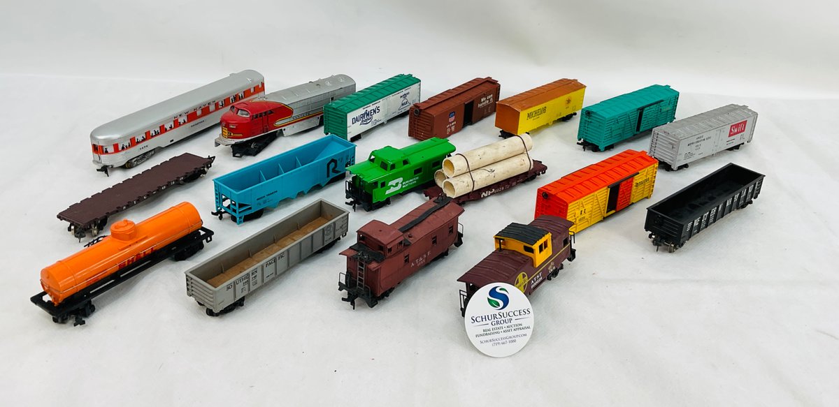 HO Scale Model Train Cars