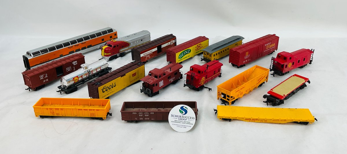 HO Scale Model Train Cars