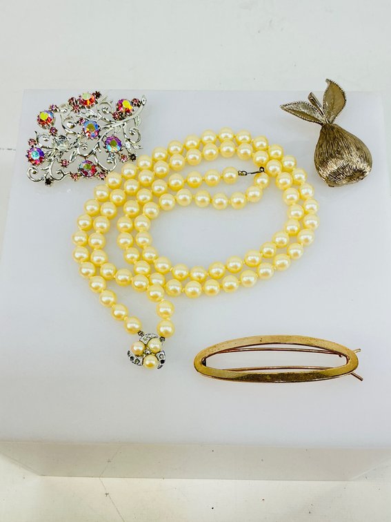 Vintage Fashion Jewelry