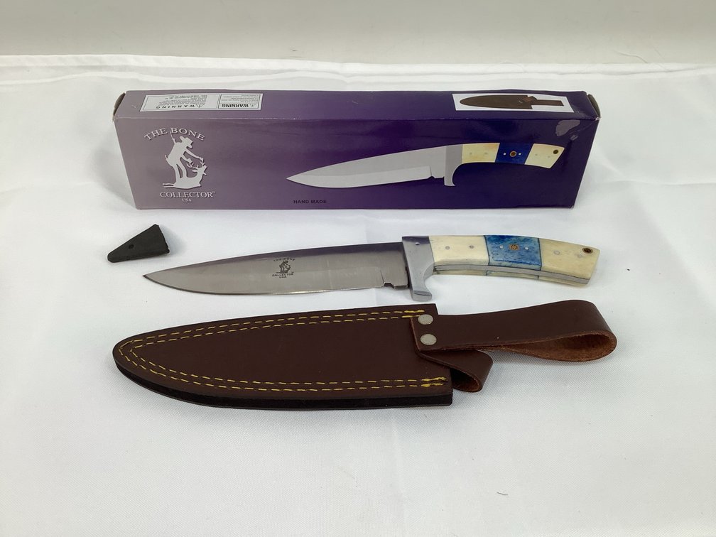 The Bone Collector Fixed Blade Knife