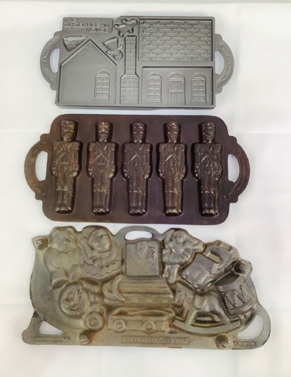 John Wright Cast Iron Molds Christmas Edition