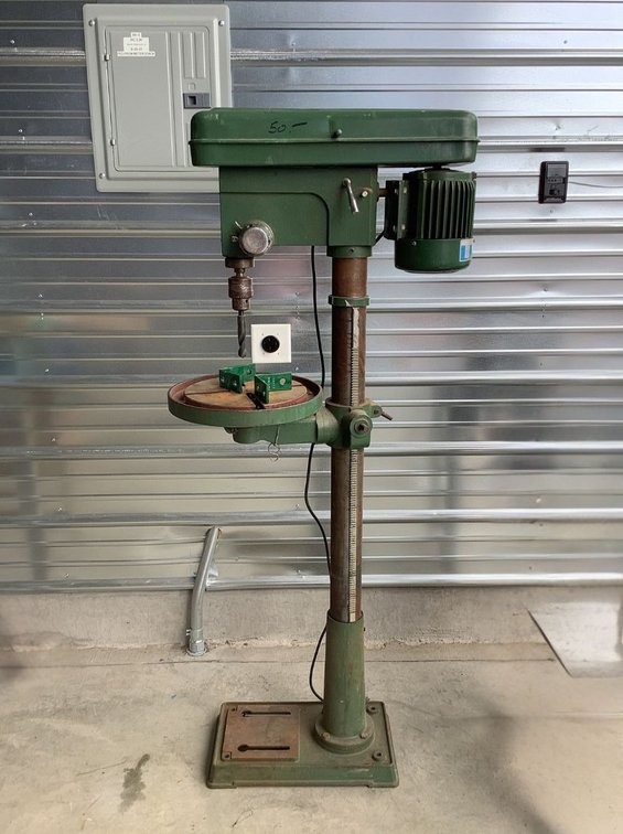 Central Machinery 16-Speed Heavy-Duty Drill Press