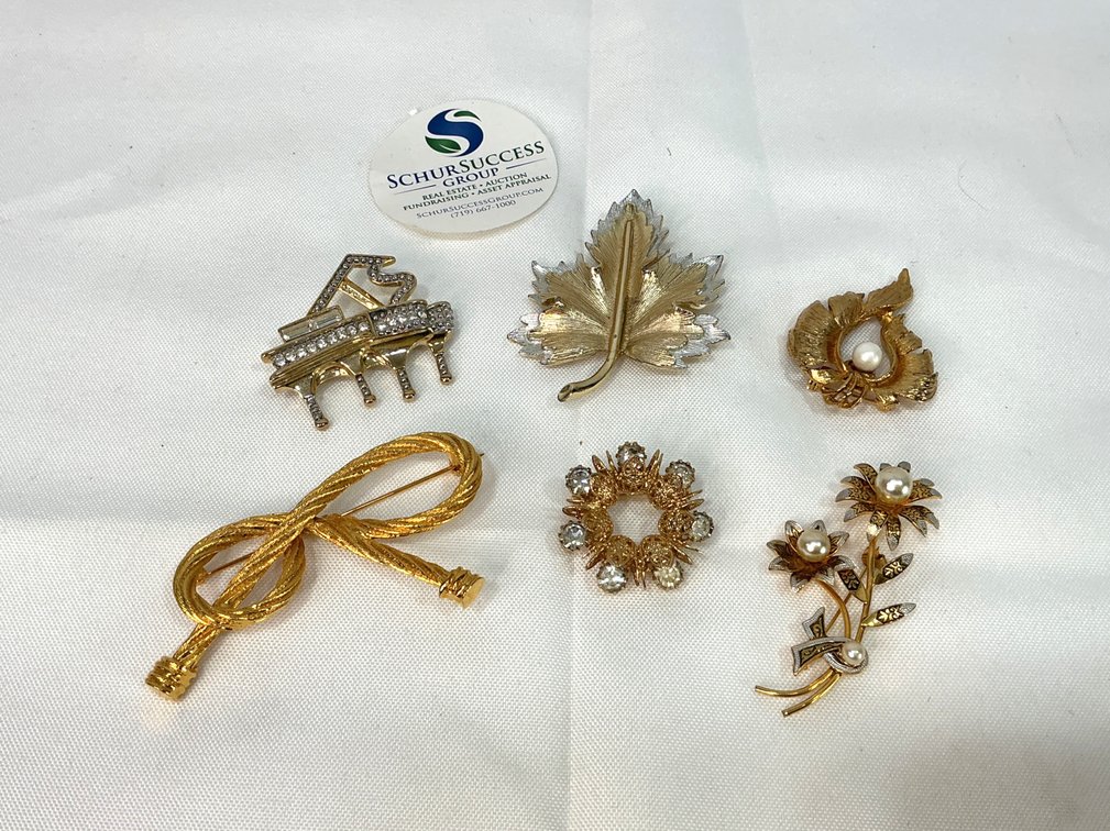 Gold Tone Pins & Brooches