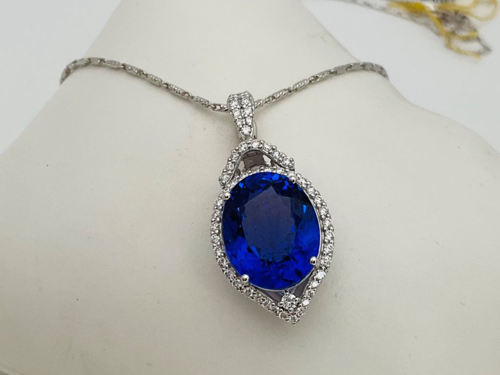 Tanzanite and Diamond Pendant