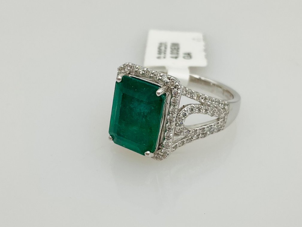 Emerald and Diamond Platinum Ring
