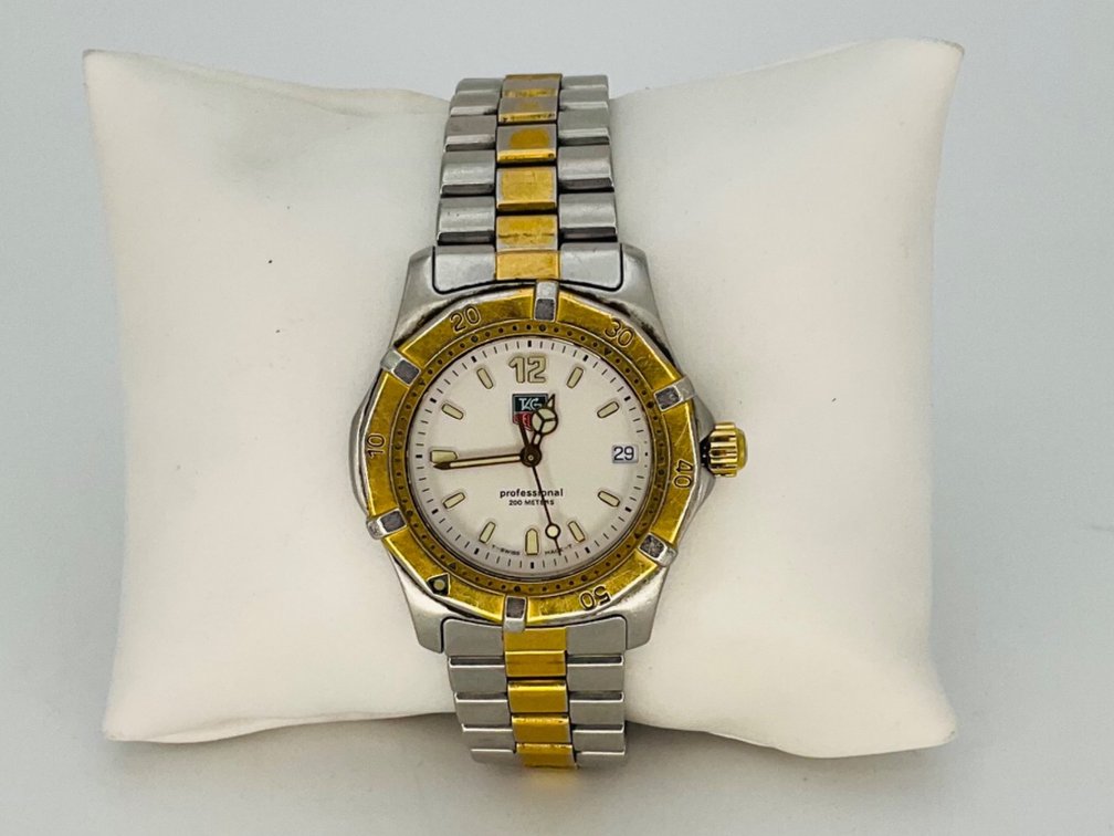 Vintage Tag Heuer 2000 Series Watch