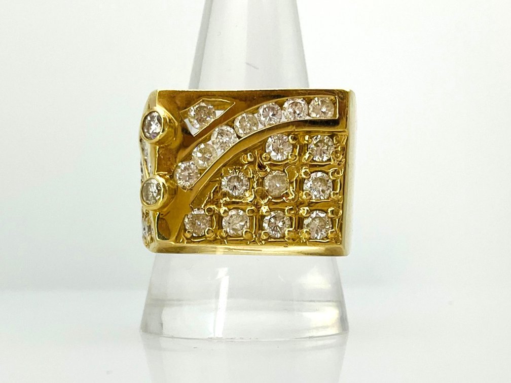 Gentleman's Square Top Diamond Ring