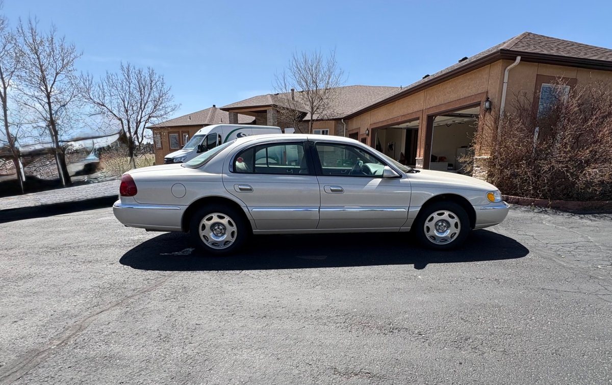 1999 Lincoln Continental Sedan