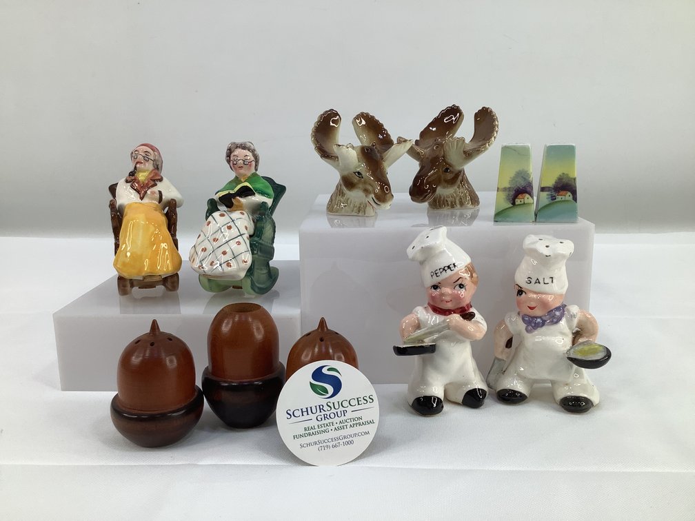 Quirky Vintage Salt & Pepper Shakers!