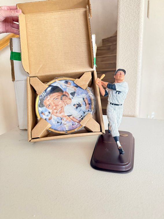 Mickey Mantle Plate and Figurine