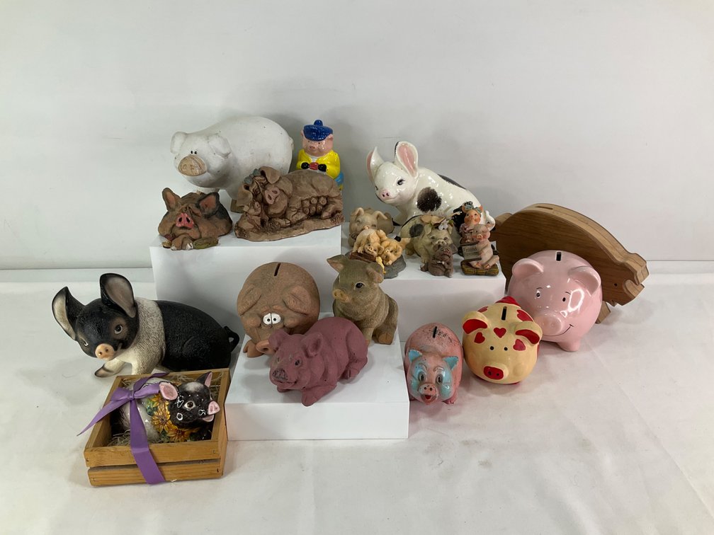 Piggy Banks & Figurines
