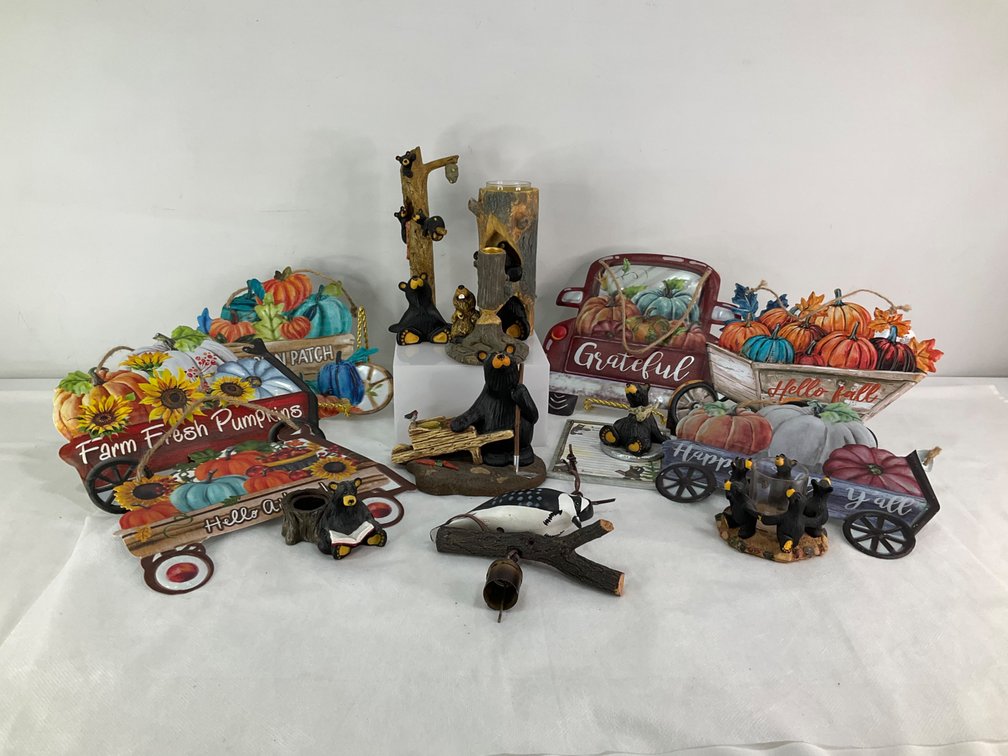 Bear Foots & Fall Decor