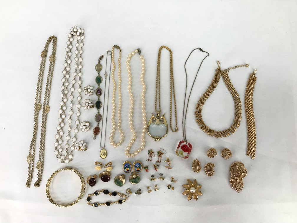 Costume Jewelry Necklaces, Bracelets, Brooches, and Earrings