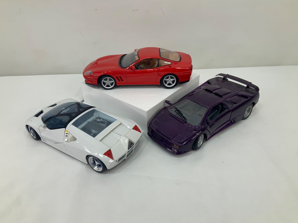 Maisto 1/18 Scale Die-Cast Model Sports Cars
