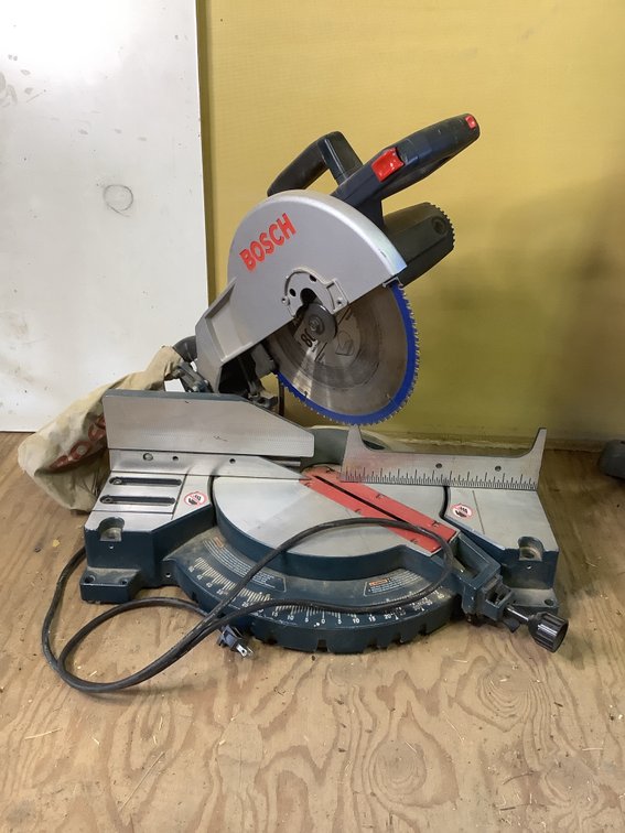 Bosch 12 in Compound Miter Saw