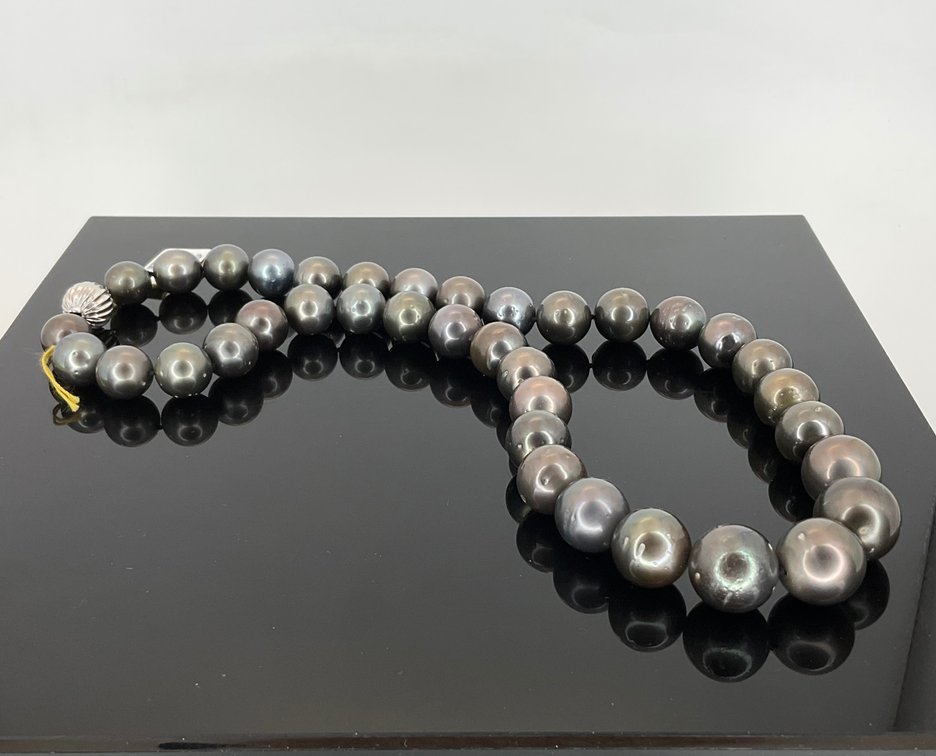 Cultured Black Tahitian Pearl Necklace