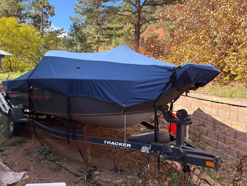 Tracker 175 Fishing Boat with Single-Axle Trailer
