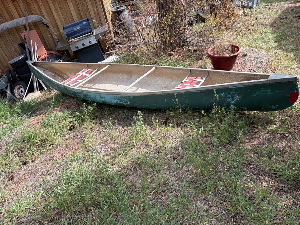 Montgomery Ward Model 27162 Fiberglass Canoe