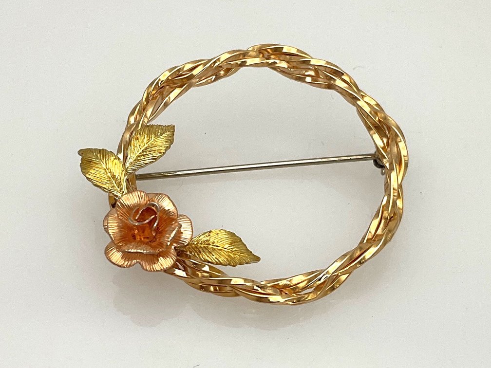 Vintage Krementz Wreath Brooch