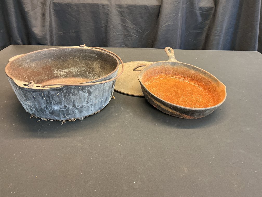 Cast Iron Dutch Oven with Lid and Skillet
