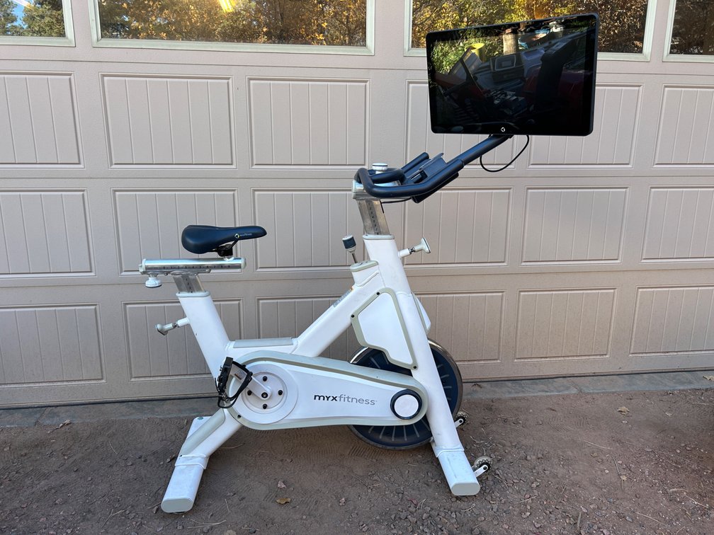 Exercise Bike with Touchscreen