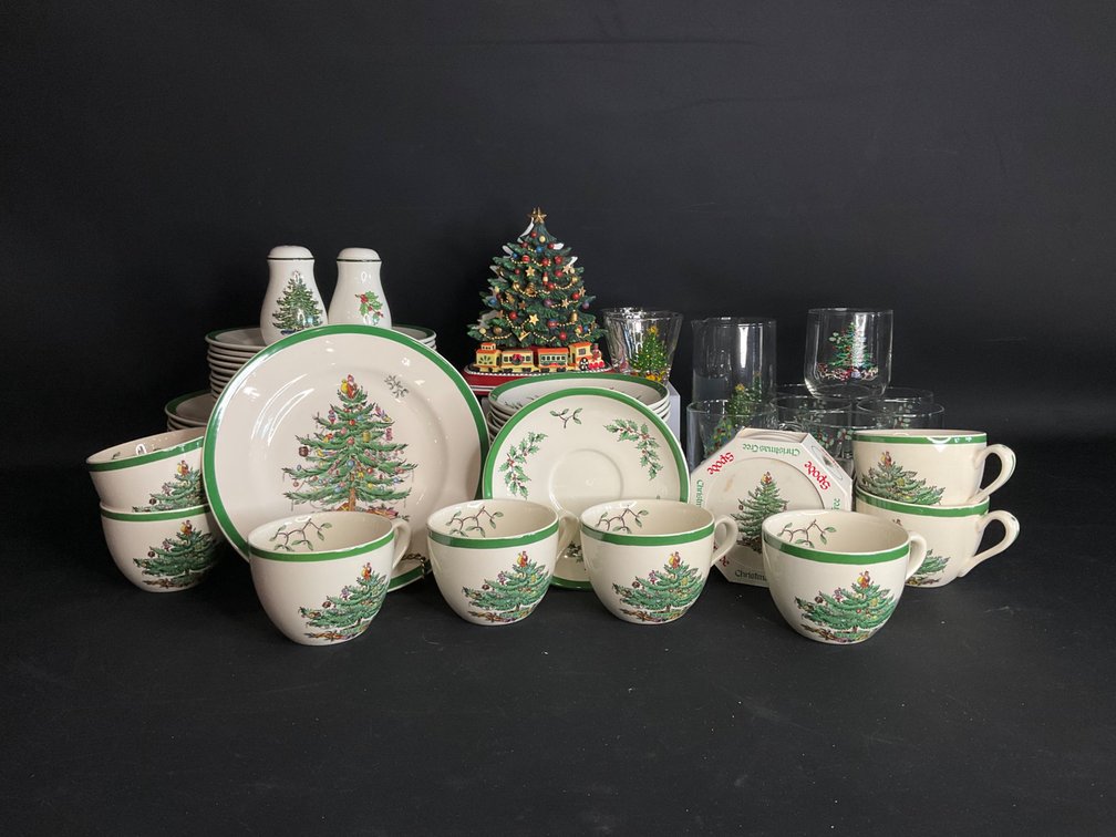 Christmas Tree Dinnerware, Glassware, and Holiday Decor