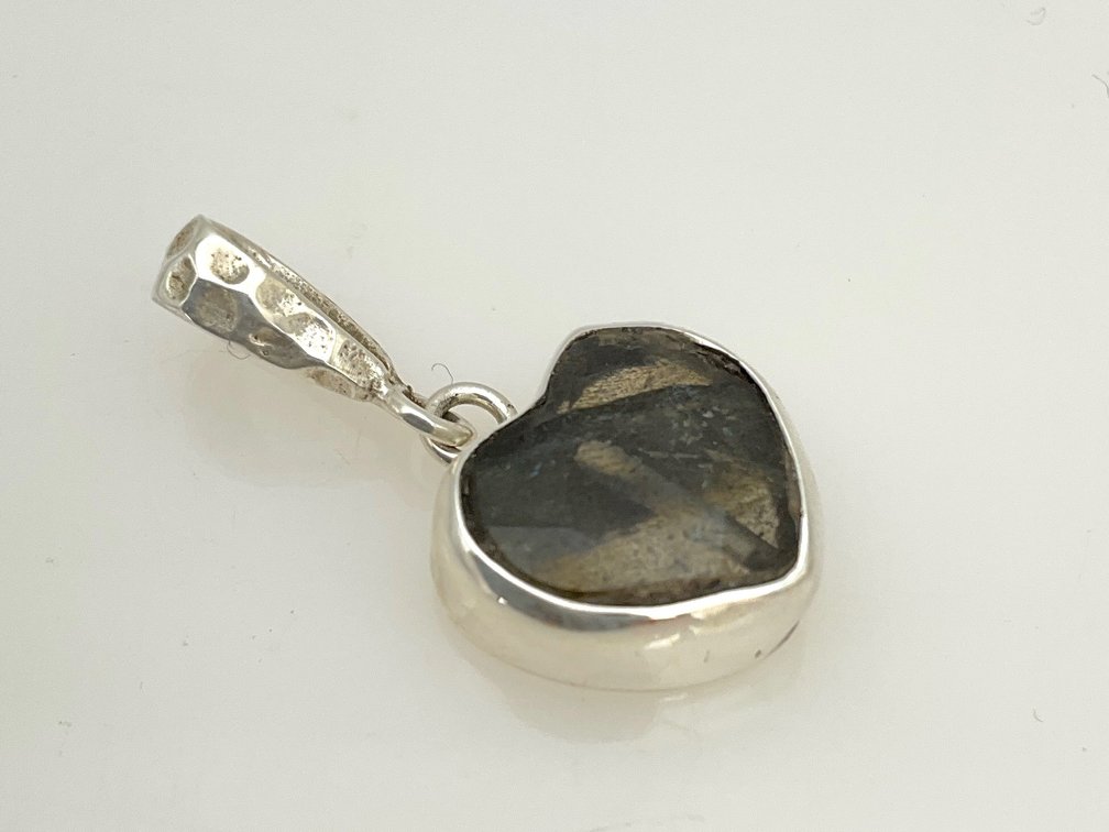 Labradorite Silver Pendant