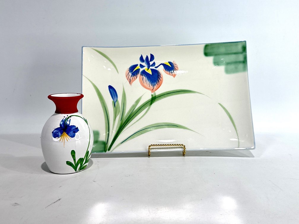 Ceramic Floral Platter and Vase with Easel Stand