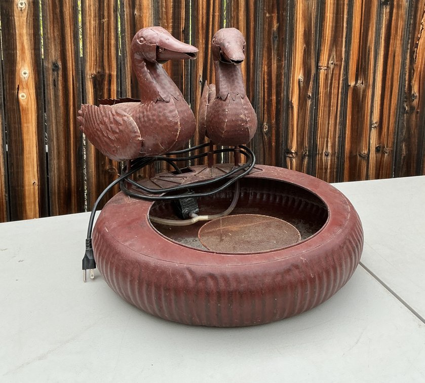 Reddish-Brown Sheet Metal Double Duck Water Fountain