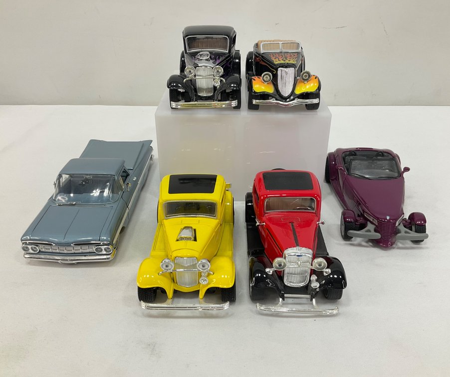 1:24 Scale Die-Cast Model Cars and Hot Rods