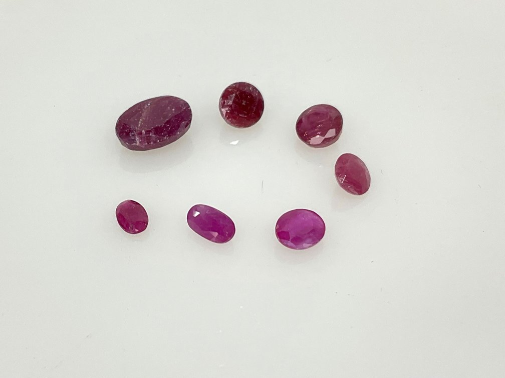 Rubies-Loose Faceted Red Gemstones in Oval and Round Cuts