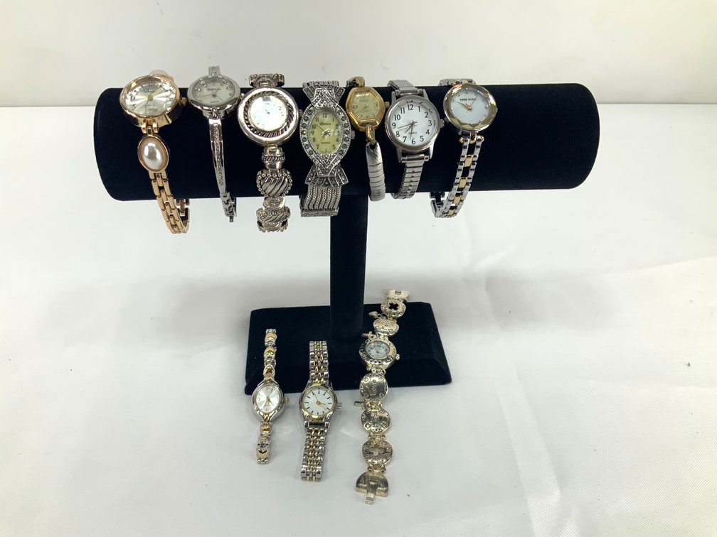 Women's Quartz Wristwatches with Metal Bracelets and Bands