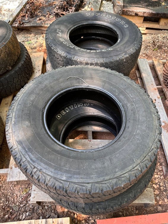 Lot of (4) Truck Tires LT265/75 16