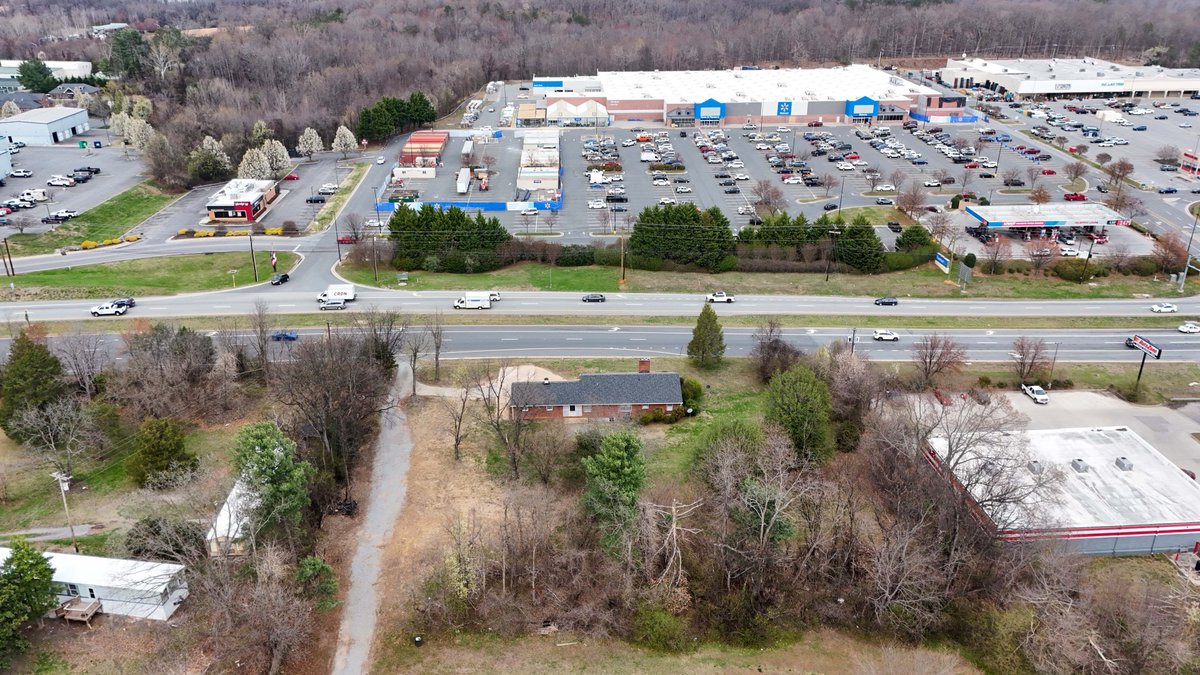 Image for 1001 E Lynchburg Salem Tpke, Bedford, VA 24523