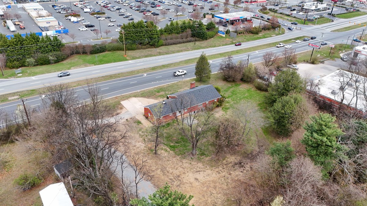 Image for 1001 E Lynchburg Salem Tpke, Bedford, VA 24523