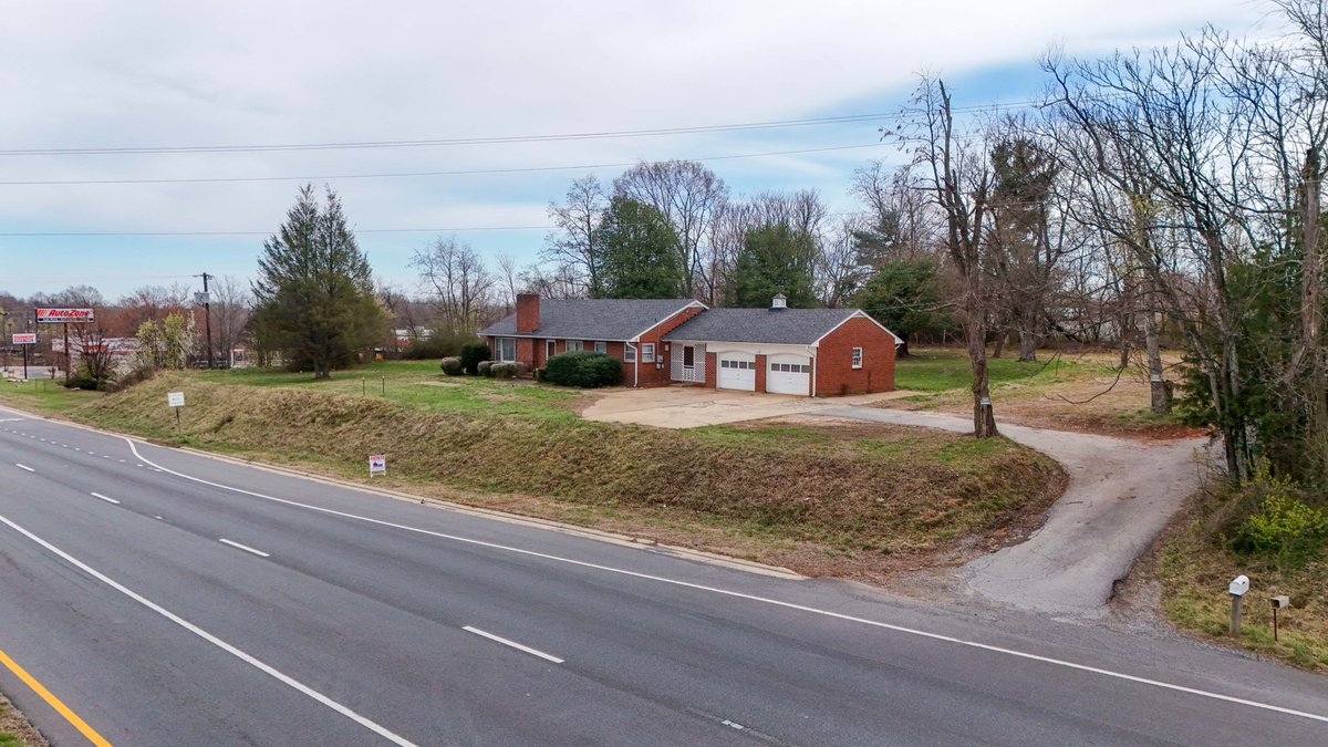 Image for 1001 E Lynchburg Salem Tpke, Bedford, VA 24523