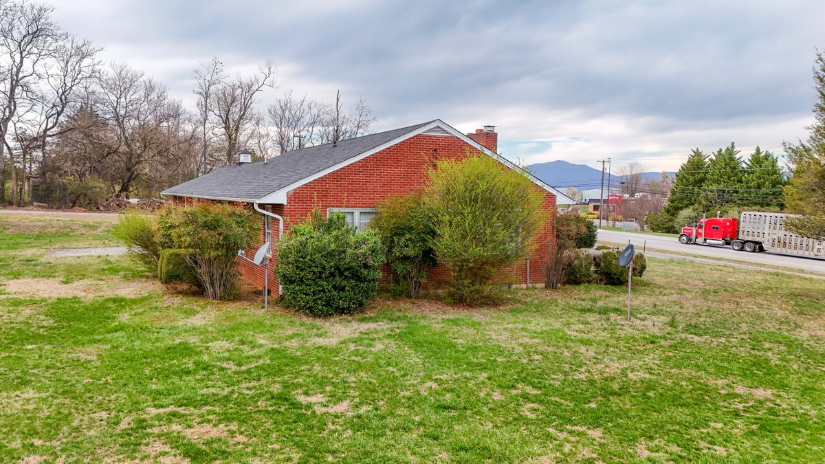 Image for 1001 E Lynchburg Salem Tpke, Bedford, VA 24523