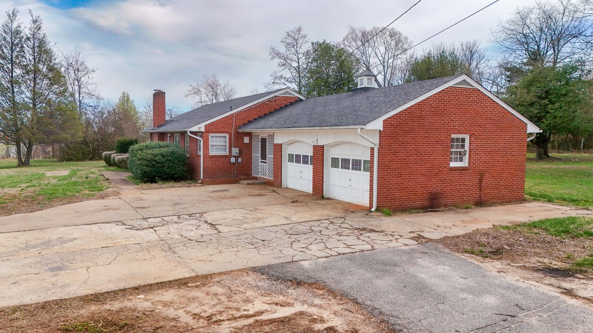 Image for 1001 E Lynchburg Salem Tpke, Bedford, VA 24523