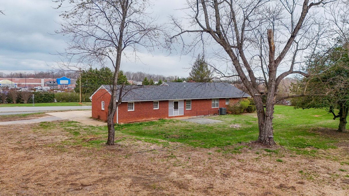 Image for 1001 E Lynchburg Salem Tpke, Bedford, VA 24523