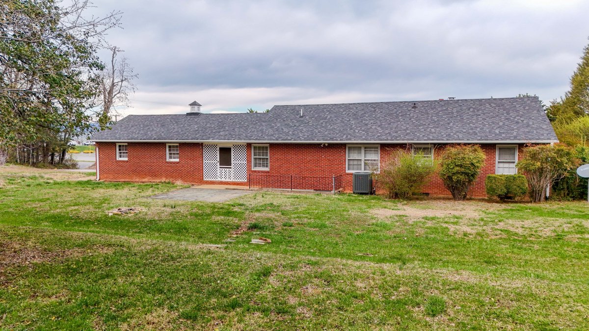 Image for 1001 E Lynchburg Salem Tpke, Bedford, VA 24523