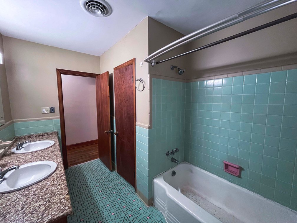 Image for 1001 E Lynchburg Salem Tpke, Bedford, VA 24523