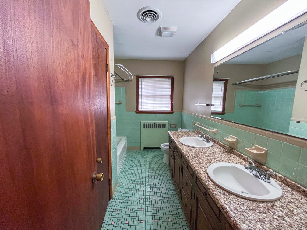 Image for 1001 E Lynchburg Salem Tpke, Bedford, VA 24523