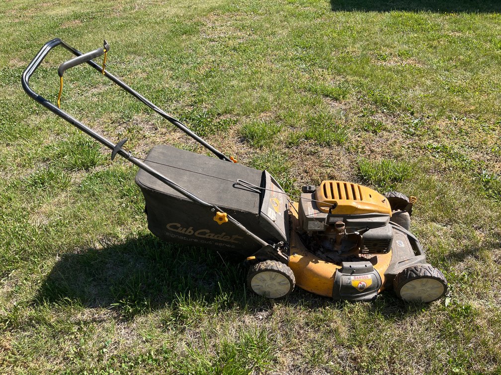 Cub Cadet push mower with leaf catcher
