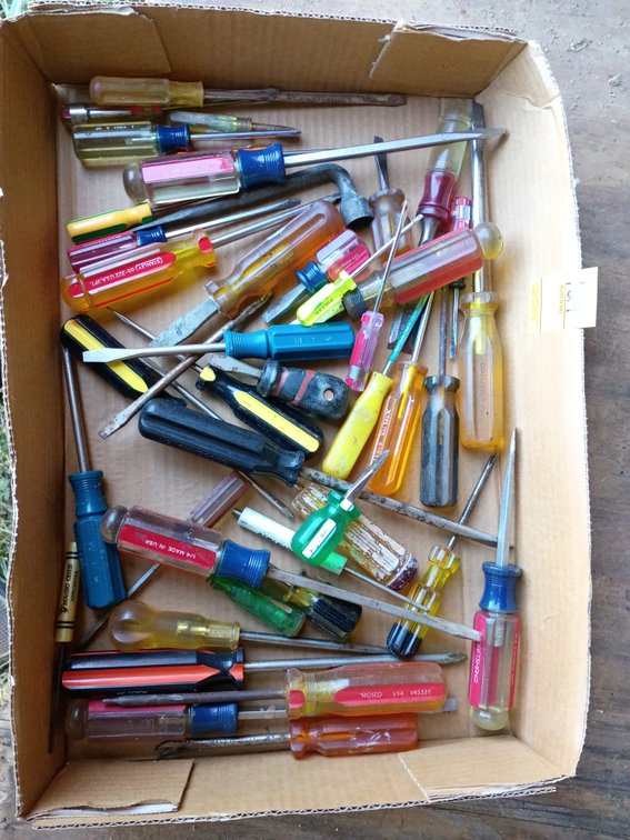 Box lot of screwdrivers