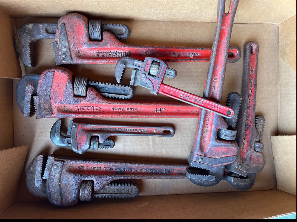 Lot of various craftsman & ridgid pipe wrenches