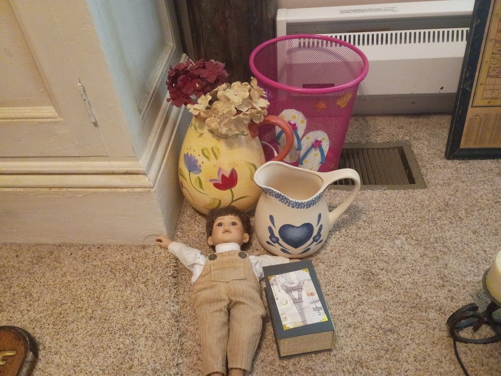 Home Decor and Doll Lot