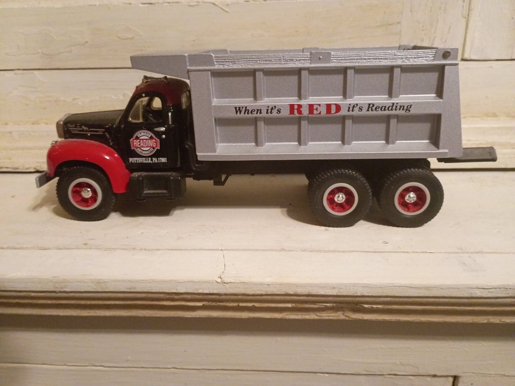 1960 Mack B-61 Dump Truck