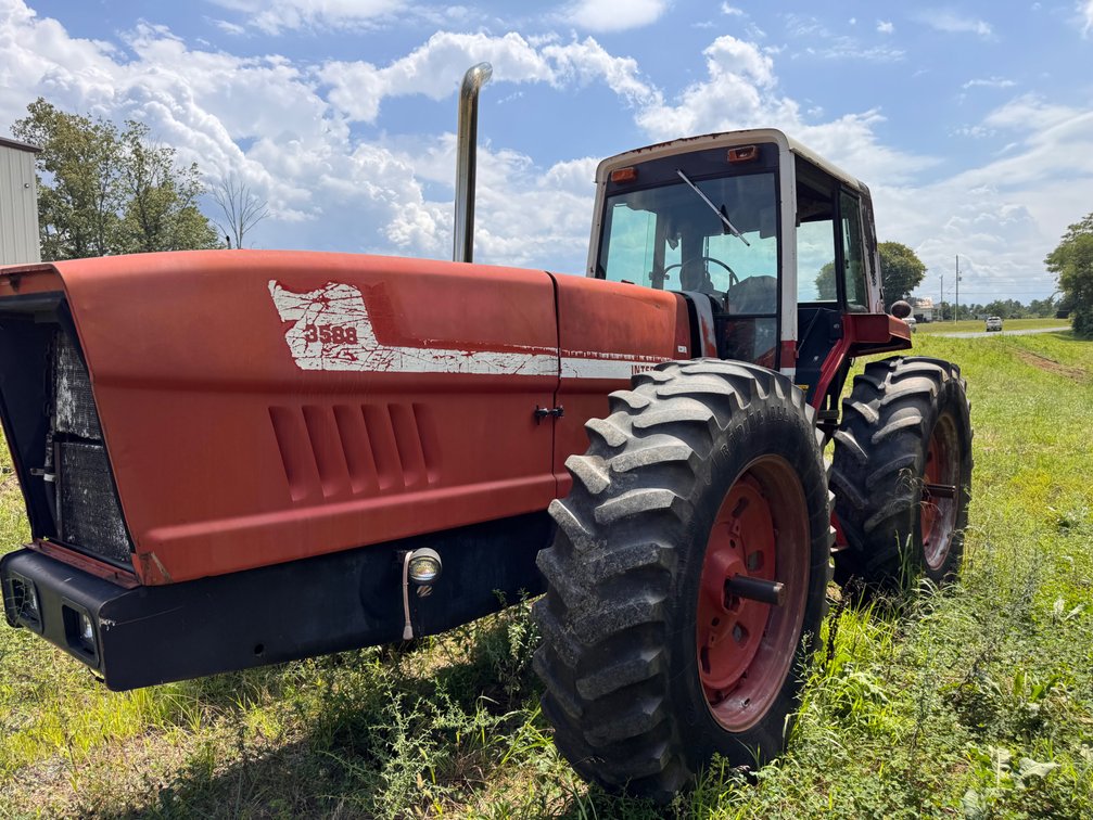 1980’s International Harvester 3588 2+2 articulated four-wheel-drive tractor