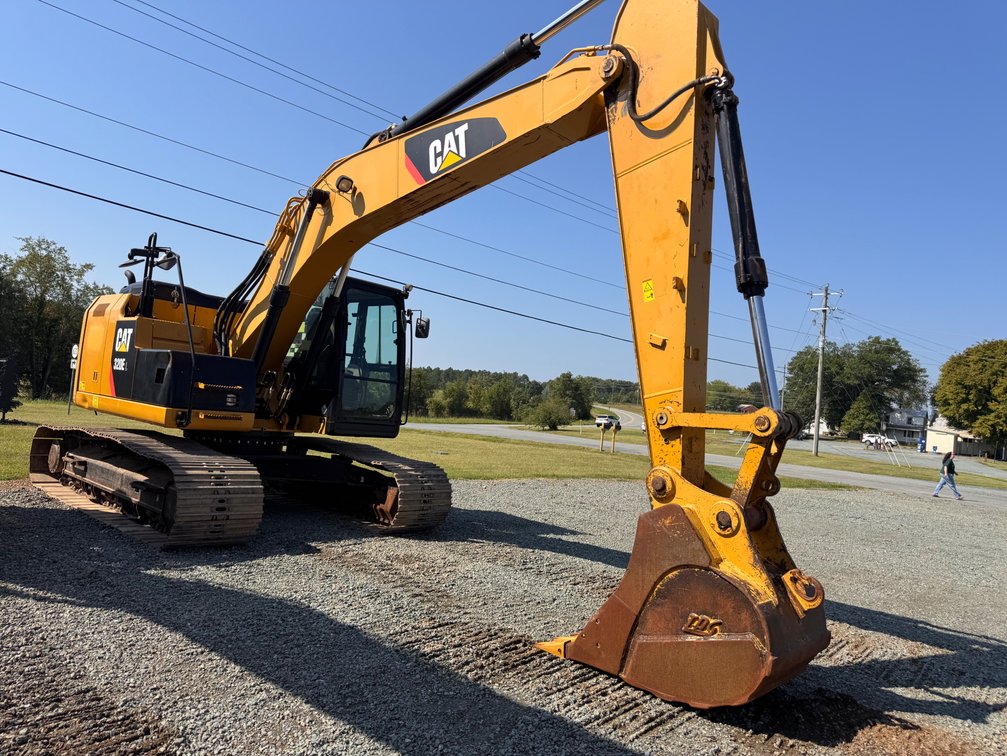 2016 Cat 320ELRR with 6,570 Hours