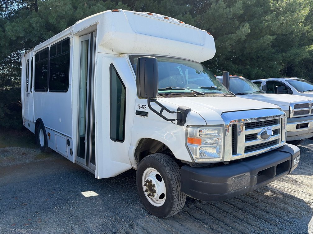 2015  Ford E-350 15 Passenger Mini Bus Dual fuel